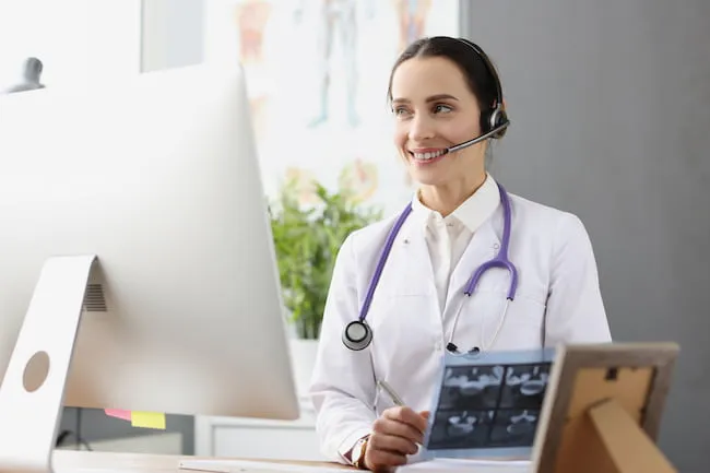 Rompiendo Barreras: Tecnología de Dictado de Voz para Combatir el Agotamiento Médico con AppsMedical